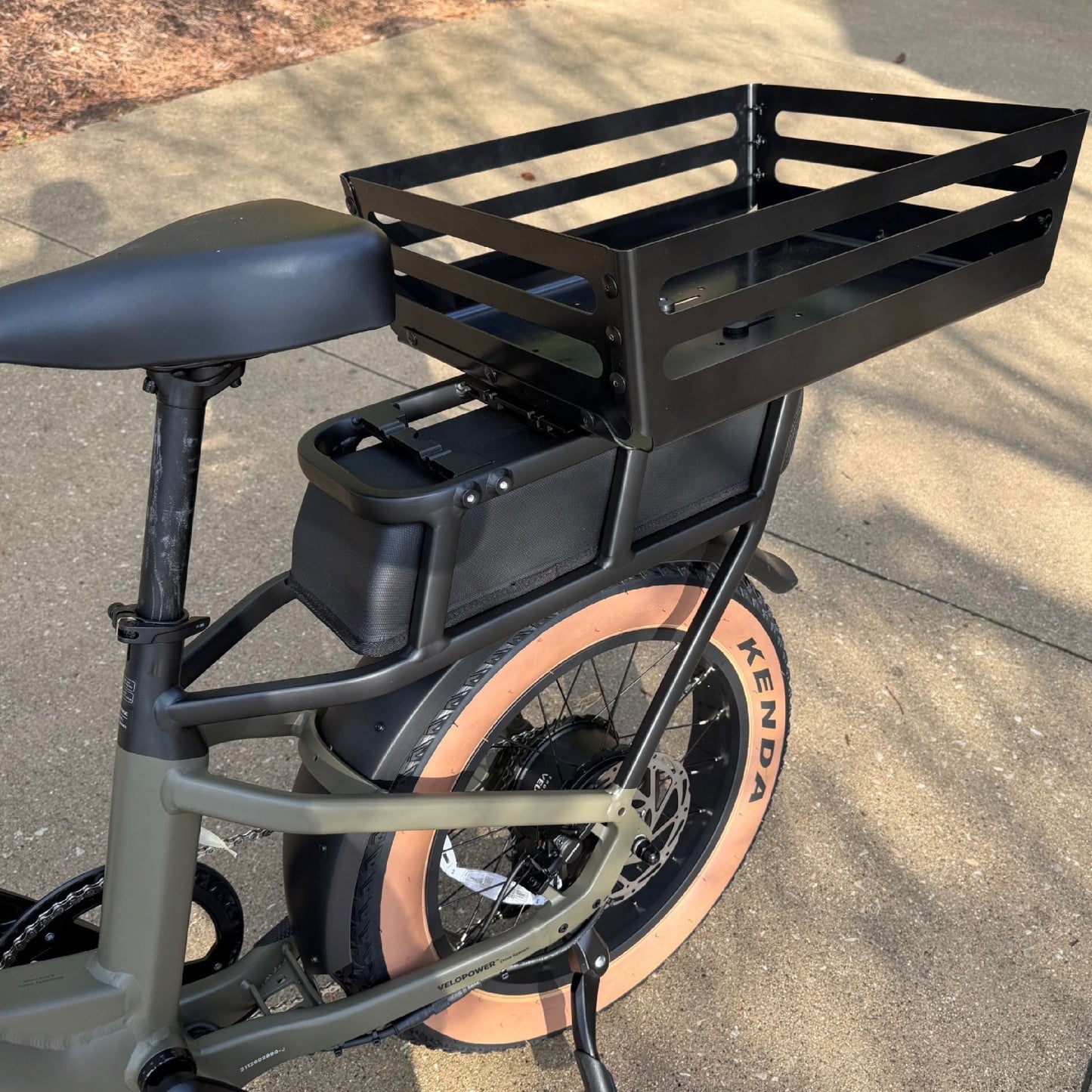MIK Ore Basket XL mounted on a Velotric GoMad rack